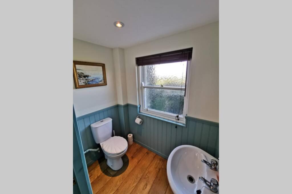 Cosy, Coastal Retreat With A Large Garden Villa Monreith Exterior photo